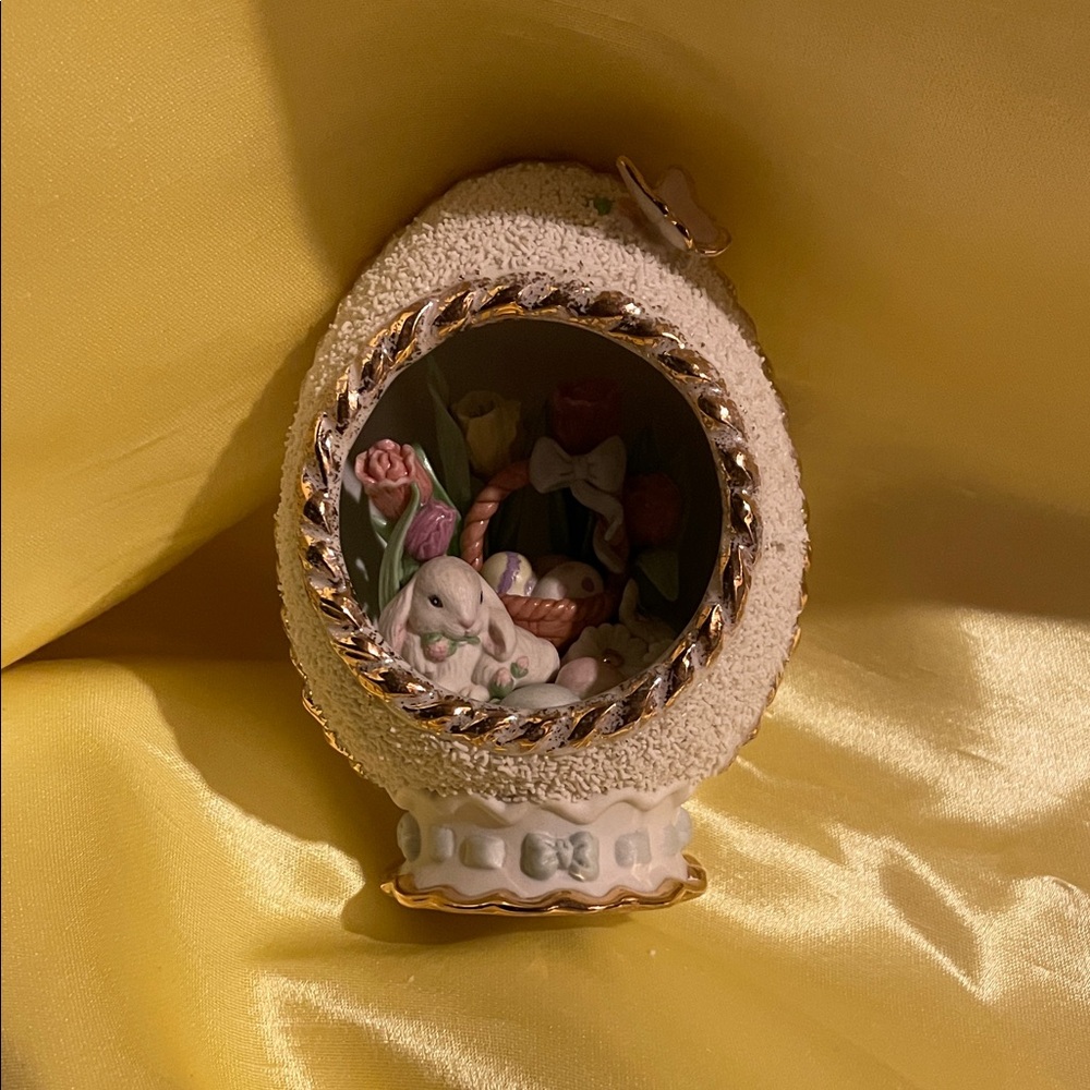 Decorative Lenox Egg with Bunny and Flowers